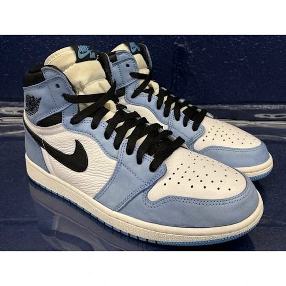 Jordan 1 Retro High OG University Blue 555088-134 Mens sneakers size 10 - Picture 2 of 8